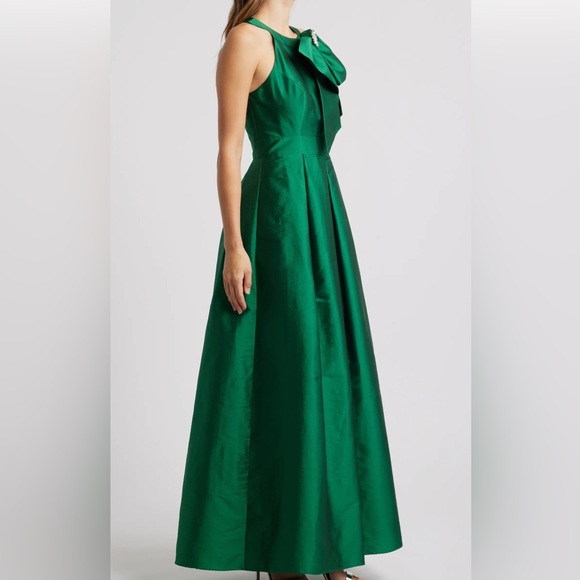 Eliza J Elegant Green Evening Gown - Picture 4 of 8